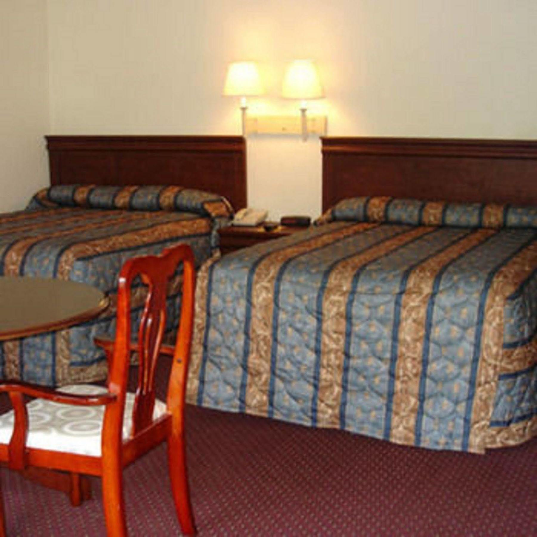 The Whispering Pines Motel- Whitestone White Stone Bilik gambar