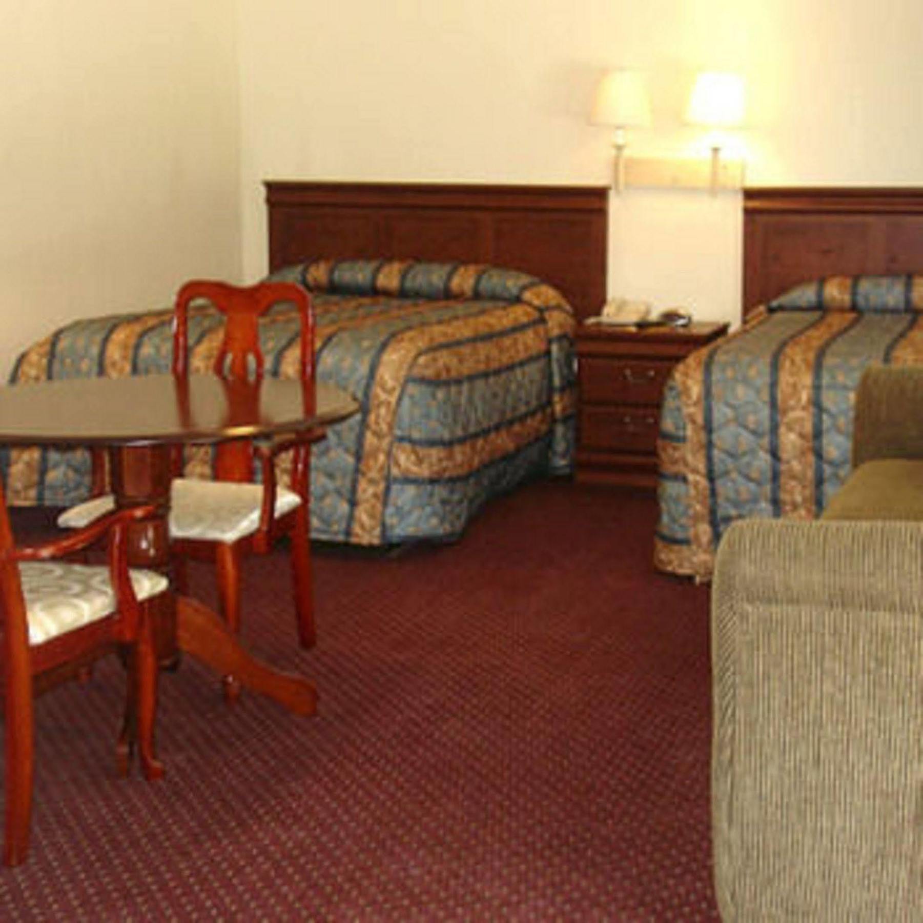 The Whispering Pines Motel- Whitestone White Stone Bilik gambar